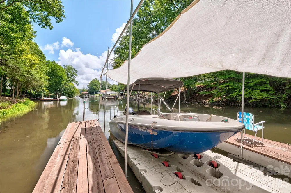 662 Sandbar Point Lake Wylie, SC 29710