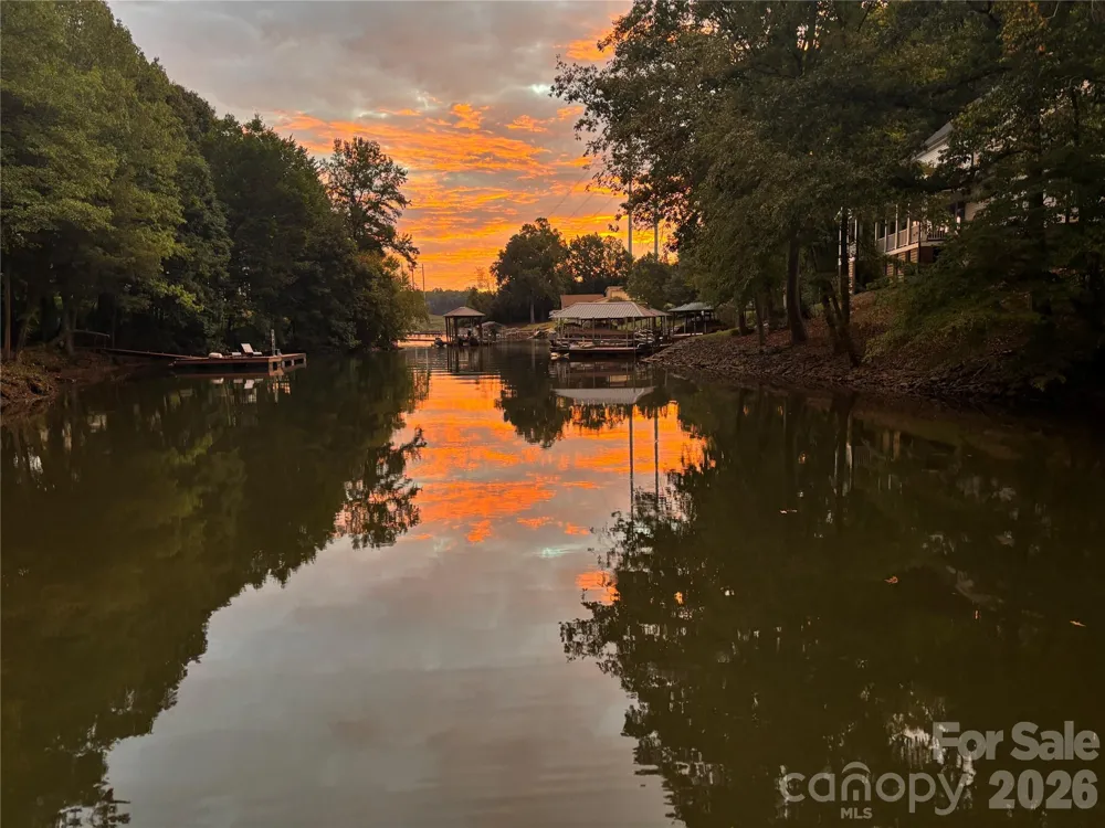 662 Sandbar Point Lake Wylie, SC 29710