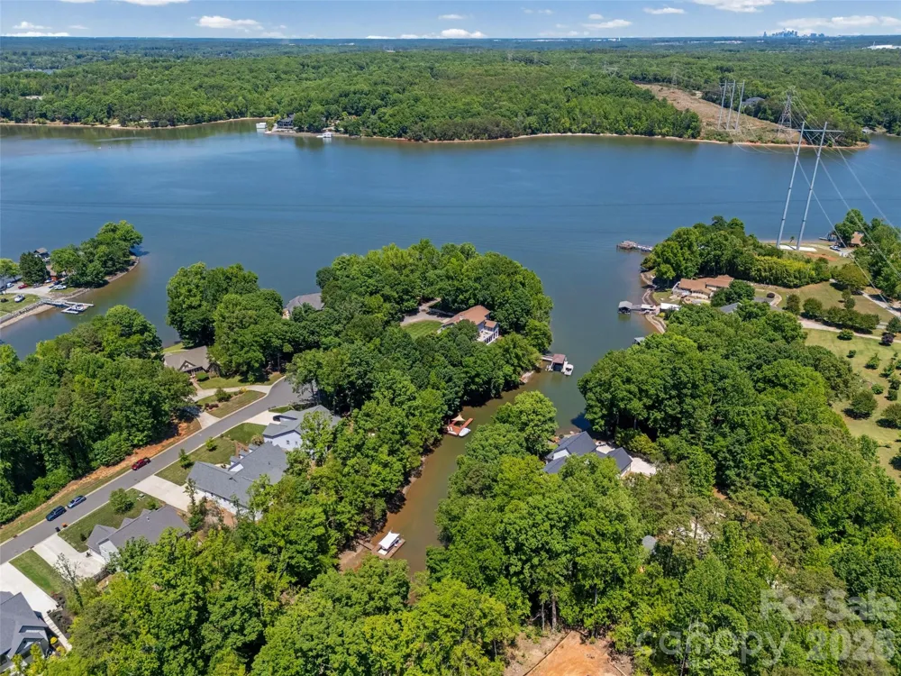 662 Sandbar Point Lake Wylie, SC 29710