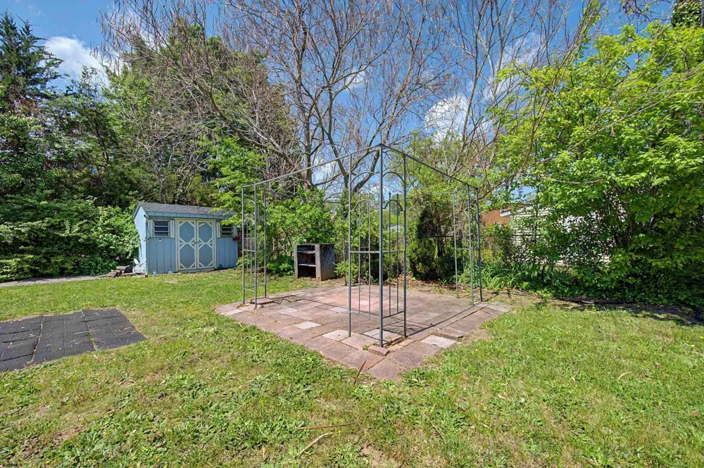6305 Palmer Ave Mays Landing, NJ 08330