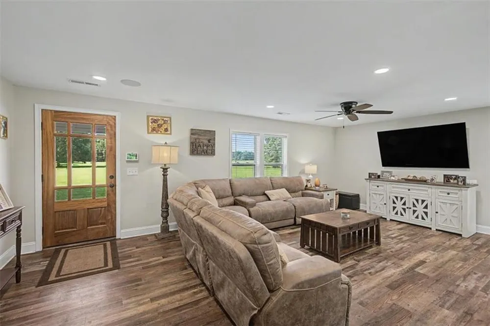 1895 County Road 78 Centre, AL 35960