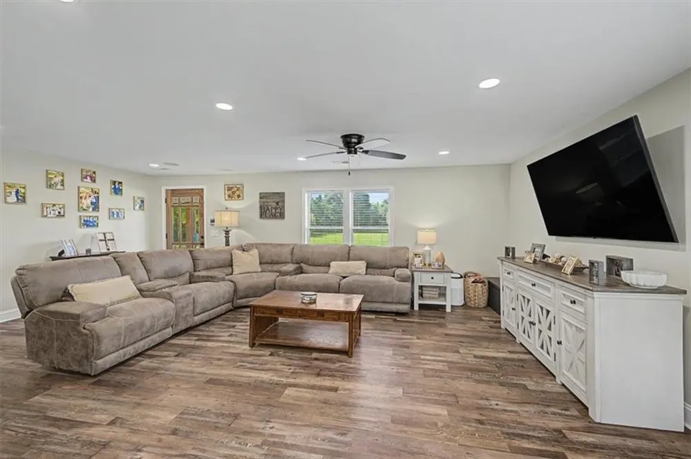 1895 County Road 78 Centre, AL 35960