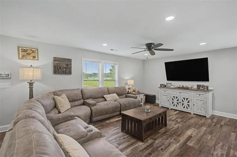 1895 County Road 78 Centre, AL 35960