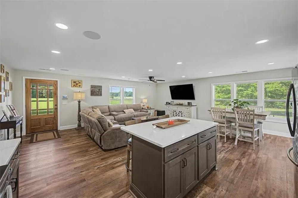 1895 County Road 78 Centre, AL 35960