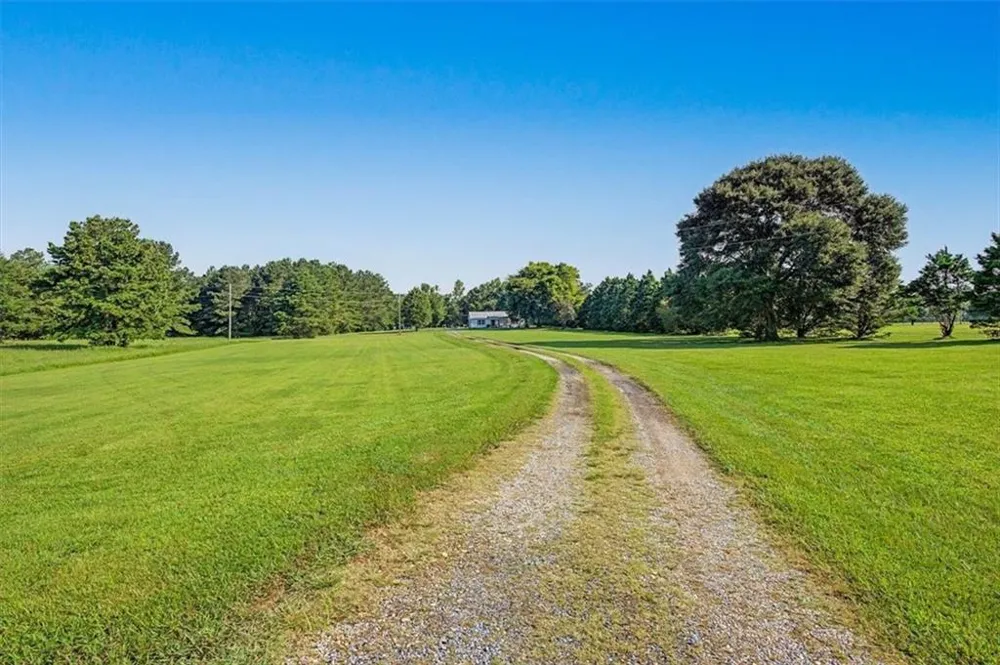 1895 County Road 78 Centre, AL 35960