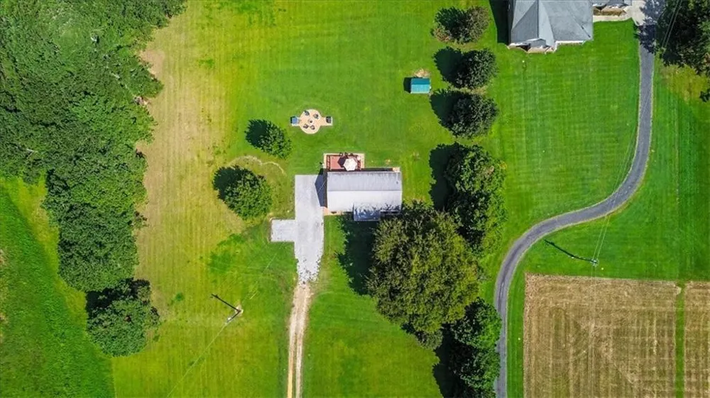 1895 County Road 78 Centre, AL 35960