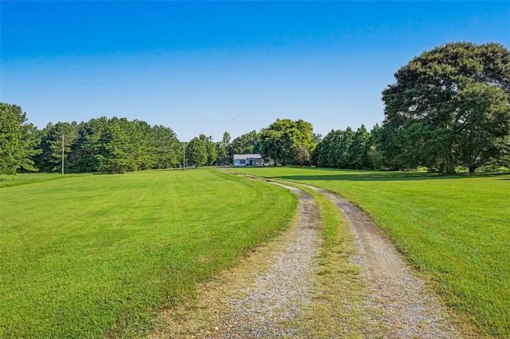 1895 County Road 78 Centre, AL 35960