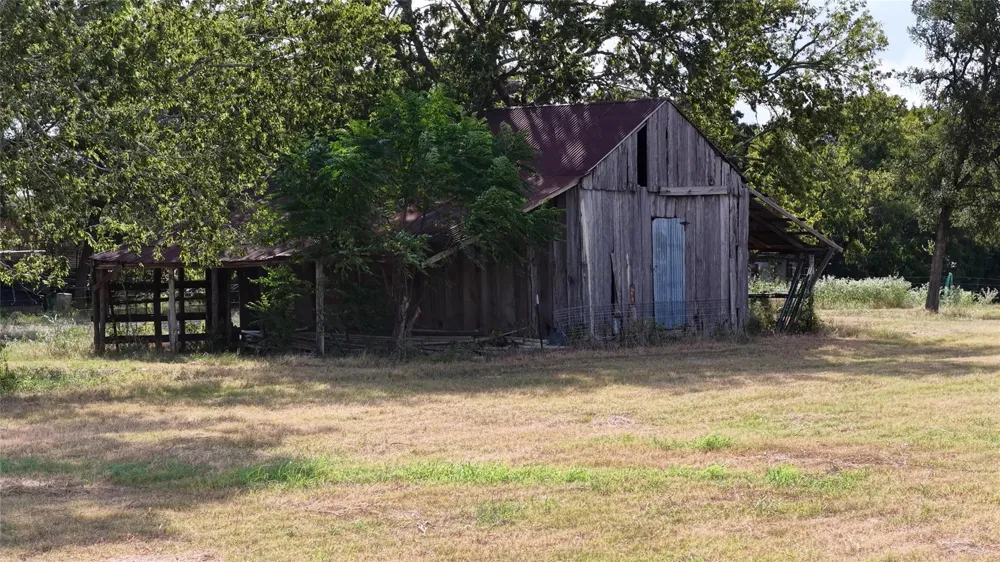 4410 Clay Creek Road Brenham, TX 77833