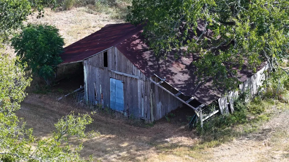 4410 Clay Creek Road Brenham, TX 77833