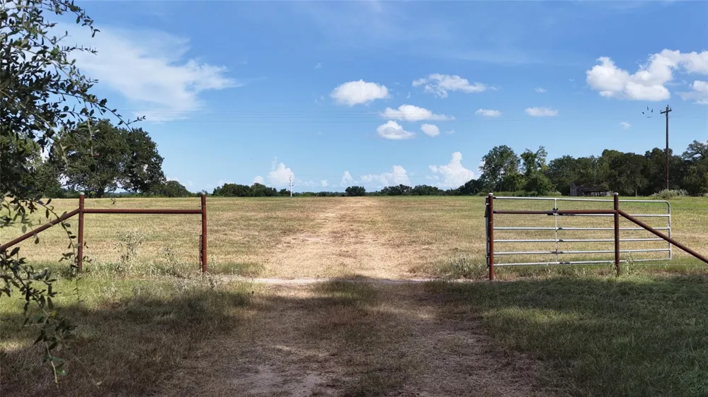 4410 Clay Creek Road Brenham, TX 77833