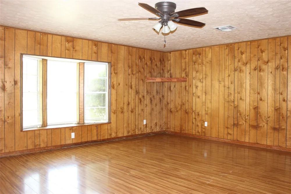 300 E Austin Avenue Palacios, TX 77465