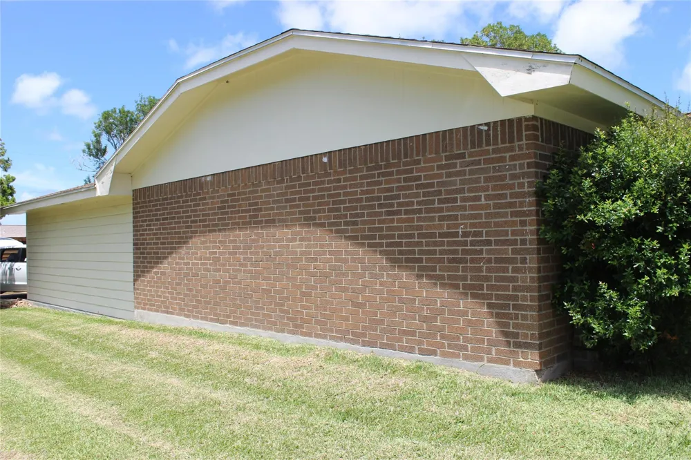 300 E Austin Avenue Palacios, TX 77465