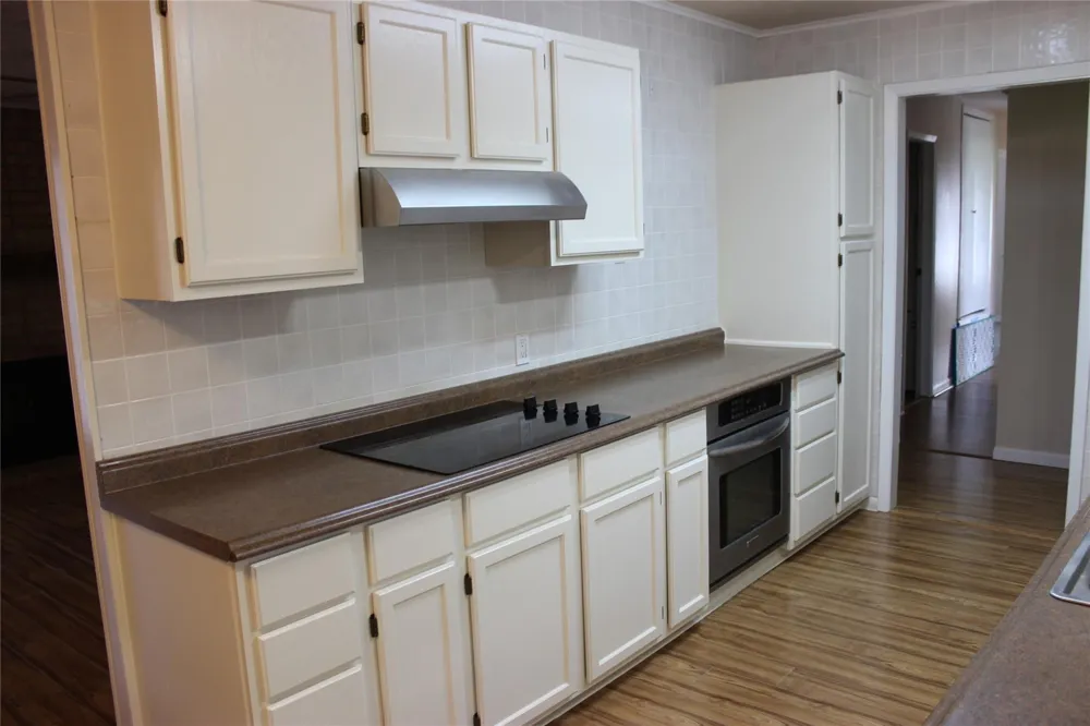 300 E Austin Avenue Palacios, TX 77465