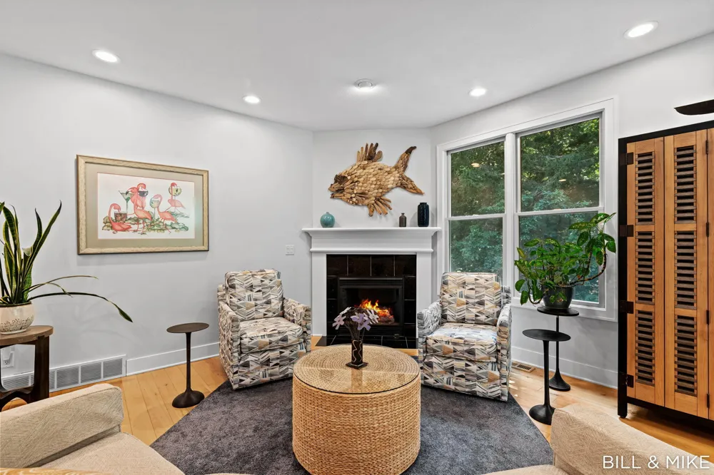 6540 Old Singapore Trail Saugatuck, MI 49453