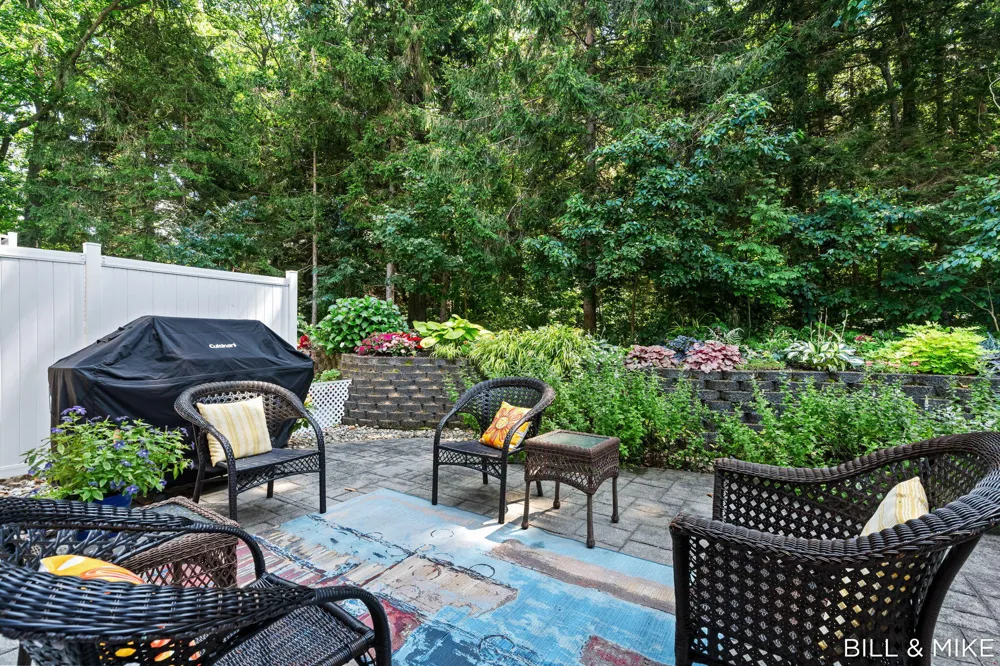 6540 Old Singapore Trail Saugatuck, MI 49453