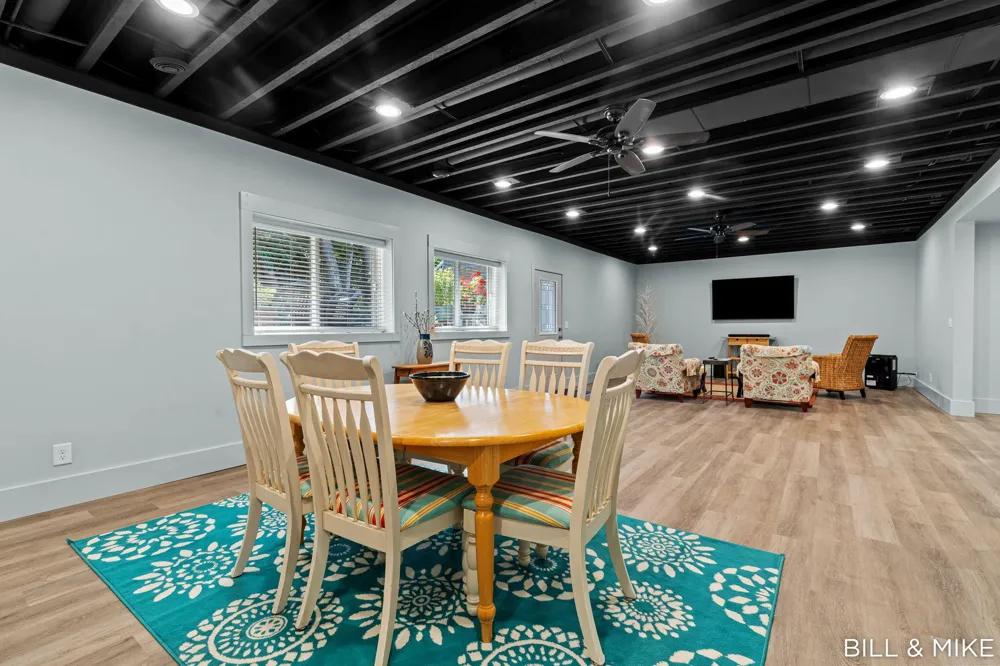 6540 Old Singapore Trail Saugatuck, MI 49453