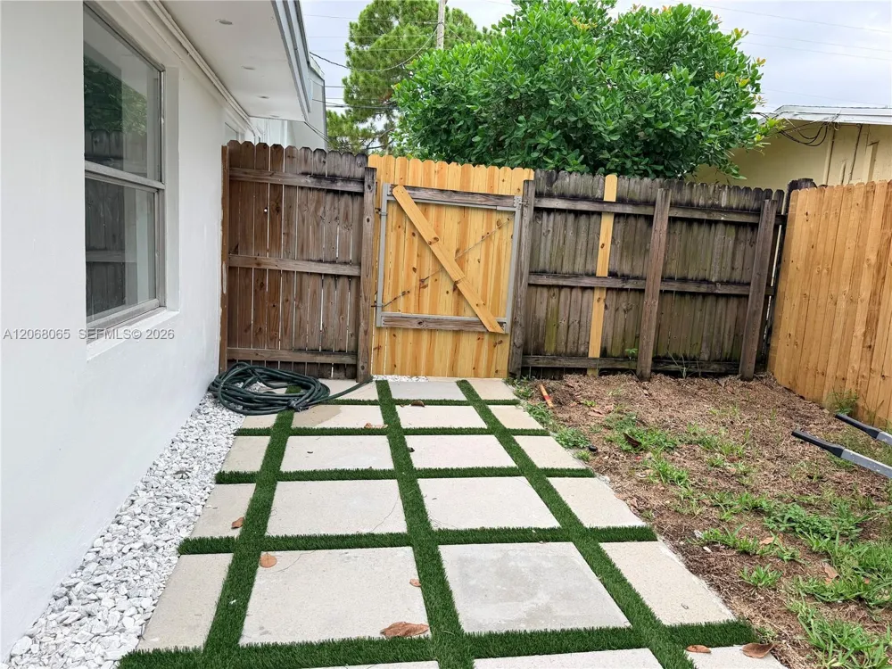 650 SW 55th Ave Margate, FL 33068