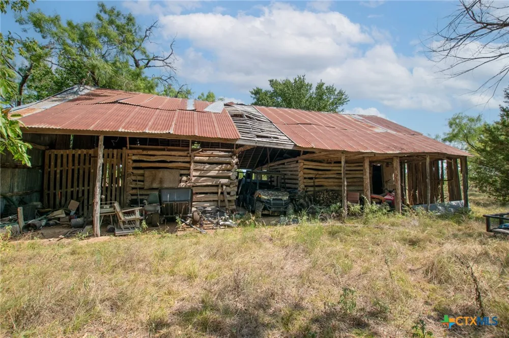 1115 County Road 2732 Lometa, TX 76853