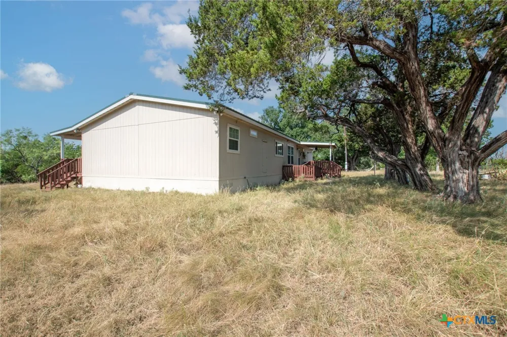 1115 County Road 2732 Lometa, TX 76853