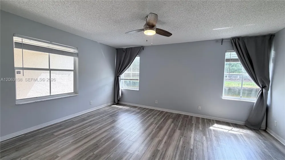2020 Andromeda Ln #2020 Weston, FL 33327