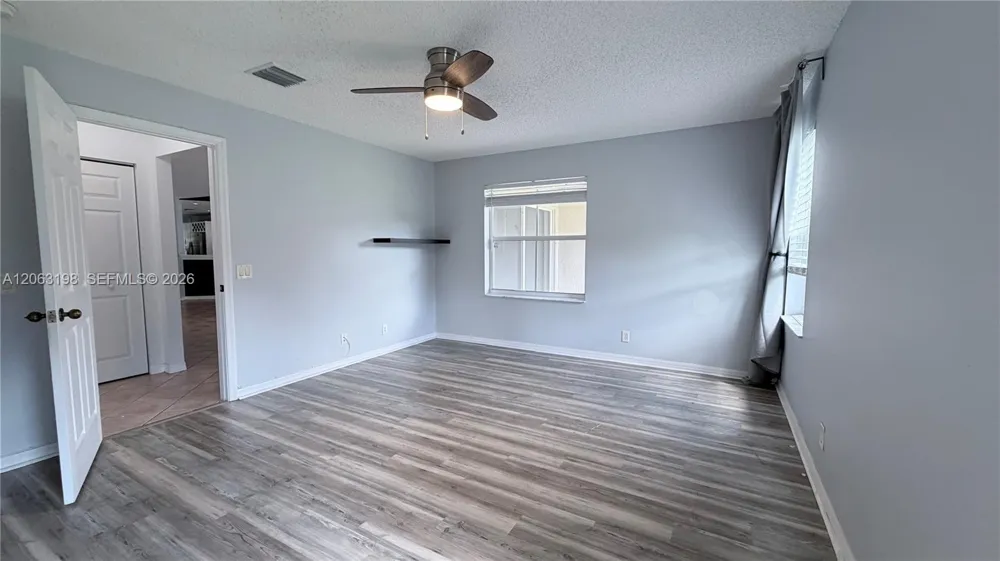 2020 Andromeda Ln #2020 Weston, FL 33327