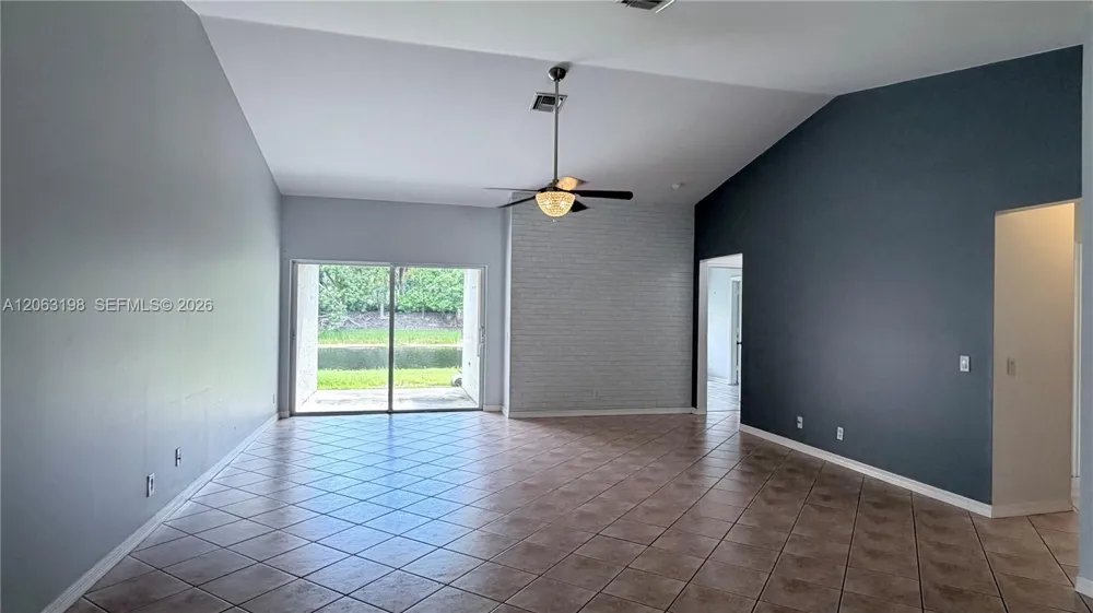2020 Andromeda Ln #2020 Weston, FL 33327