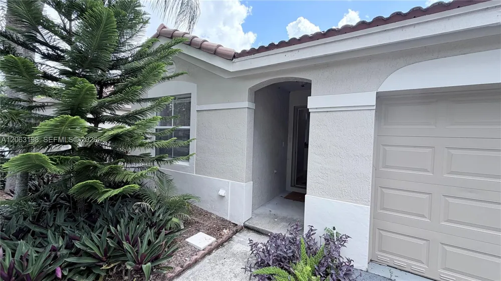 2020 Andromeda Ln #2020 Weston, FL 33327