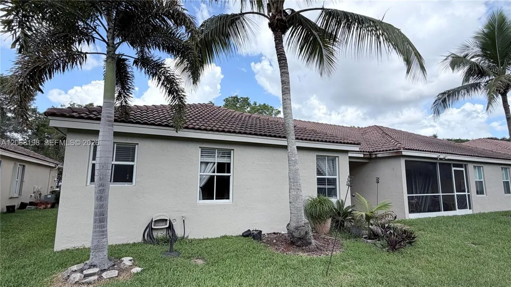2020 Andromeda Ln #2020 Weston, FL 33327