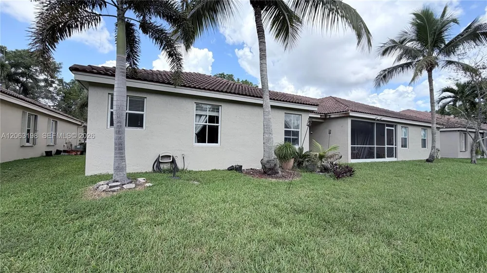 2020 Andromeda Ln #2020 Weston, FL 33327