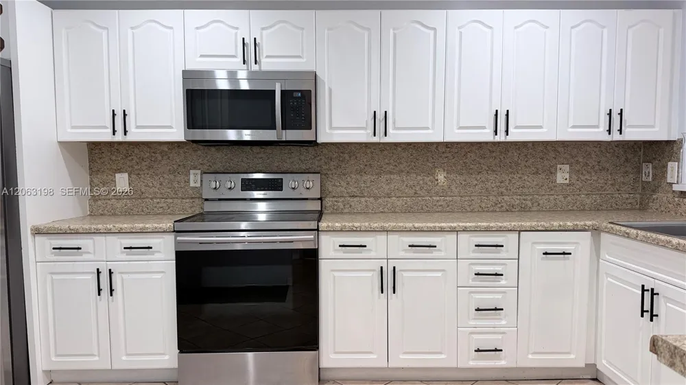 2020 Andromeda Ln #2020 Weston, FL 33327