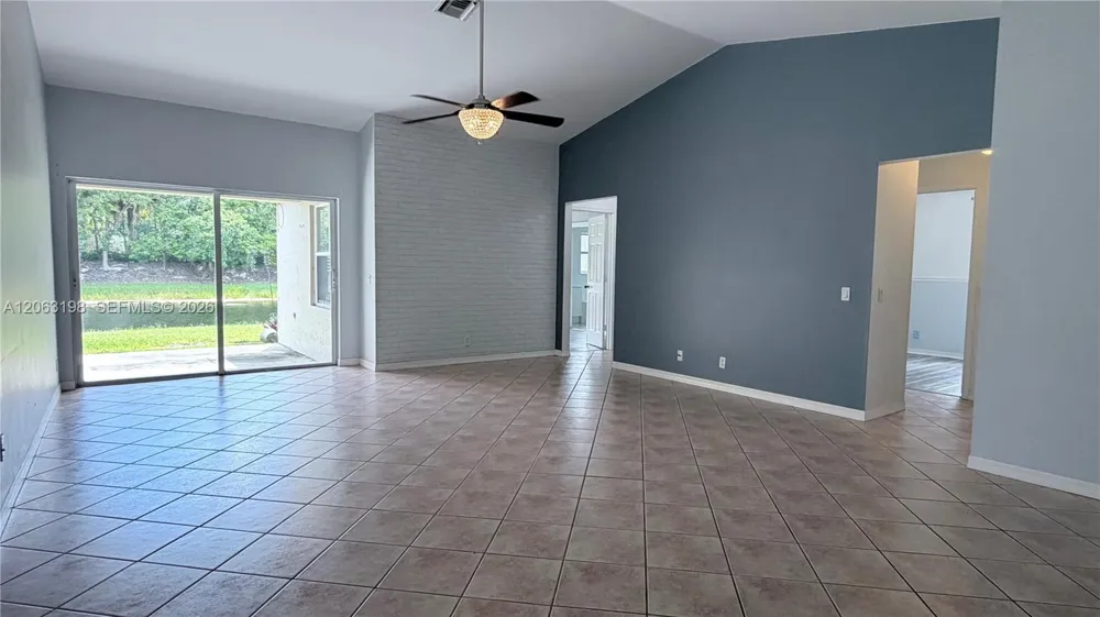 2020 Andromeda Ln #2020 Weston, FL 33327