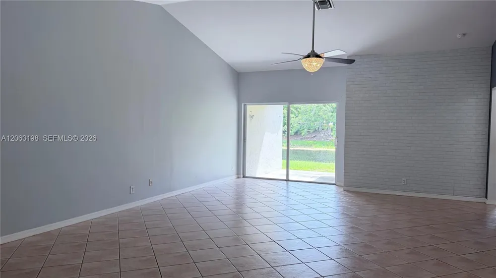 2020 Andromeda Ln #2020 Weston, FL 33327