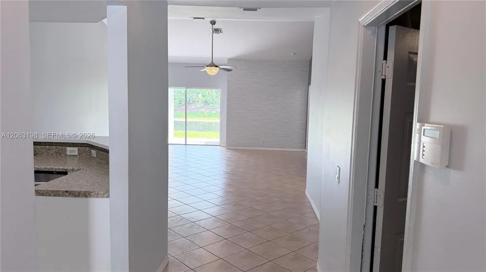2020 Andromeda Ln #2020 Weston, FL 33327