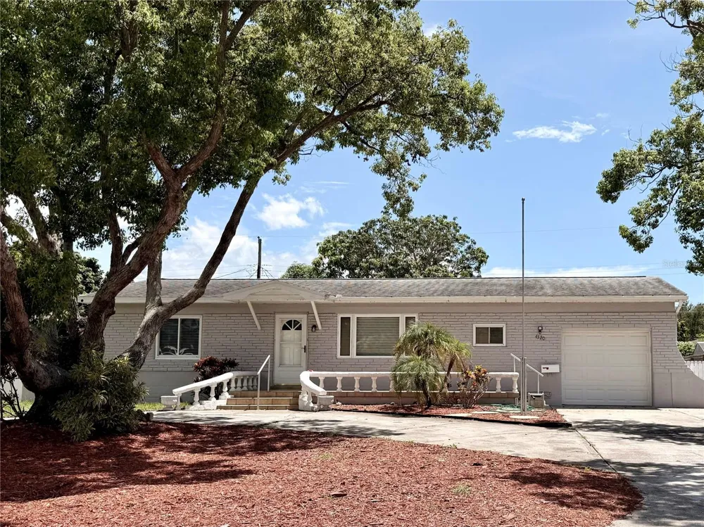4320 YARDLEY AVENUE St Petersburg, FL 33713