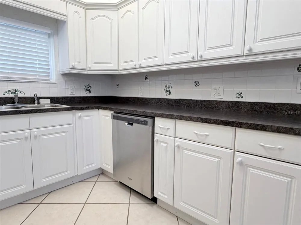 4320 YARDLEY AVENUE St Petersburg, FL 33713
