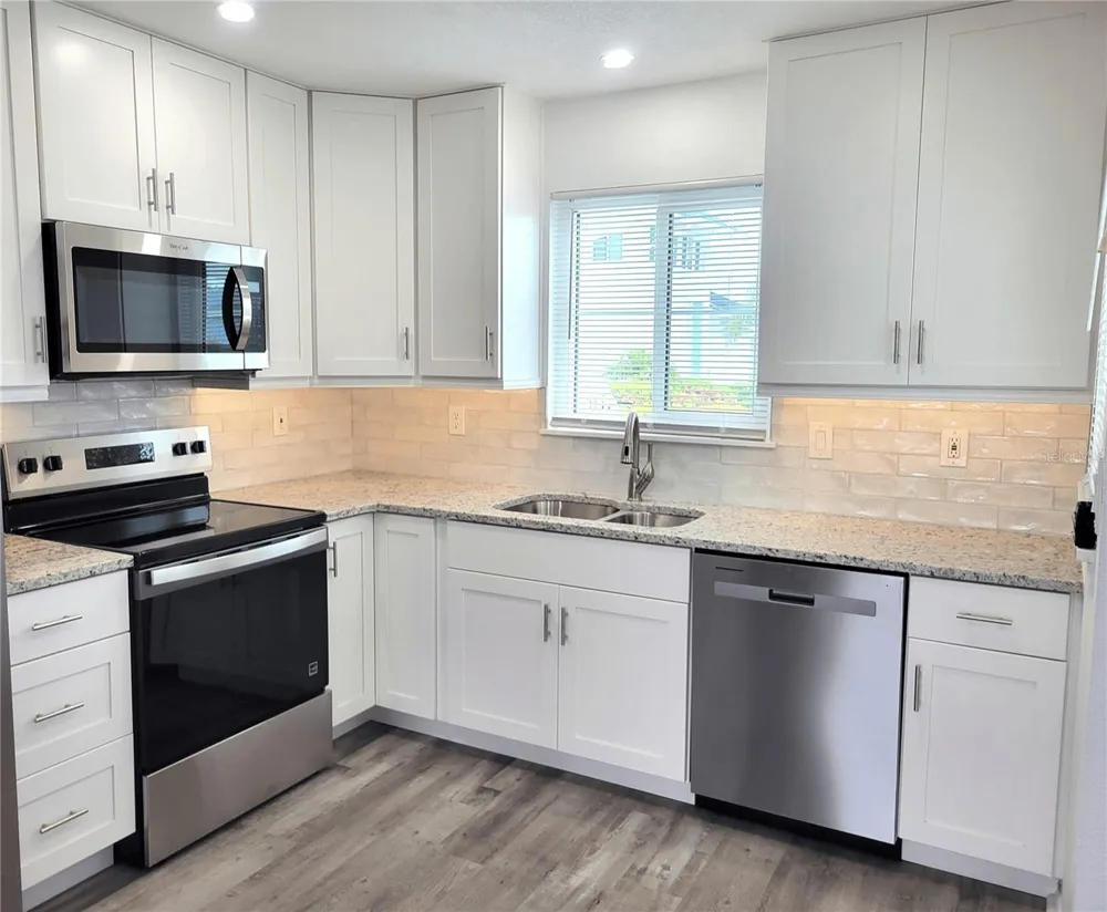957 SANDPIPER CIRCLE #0 Bradenton, FL 34209