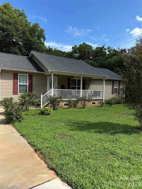 33 Railroad Avenue