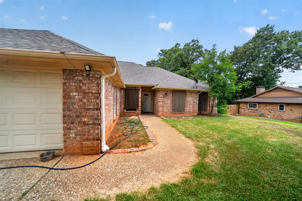 9314 Londonderry Tyler, TX 75703