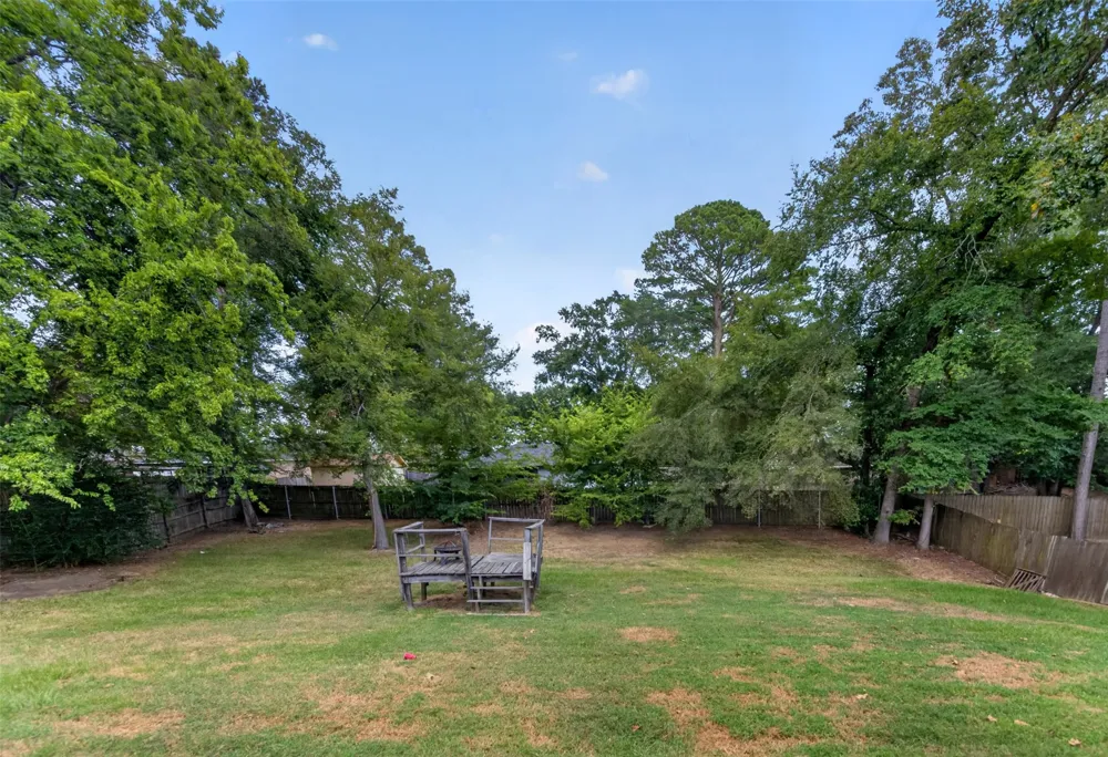 9314 Londonderry Tyler, TX 75703