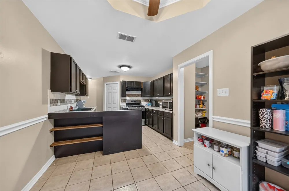 9314 Londonderry Tyler, TX 75703