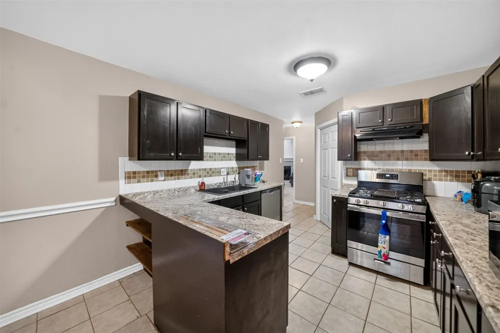 9314 Londonderry Tyler, TX 75703