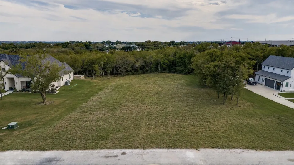 40 Blackthorn Drive Van Alstyne, TX 75495