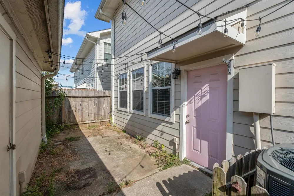2131 Kemah Village Drive Kemah, TX 77565
