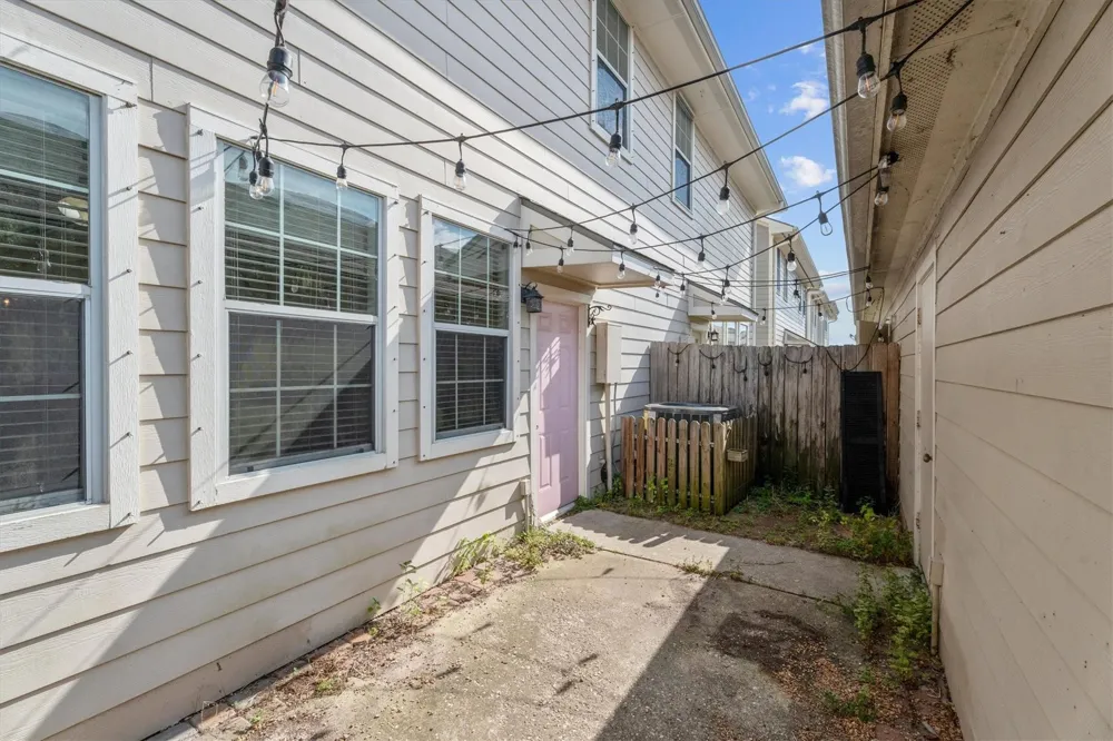 2131 Kemah Village Drive Kemah, TX 77565