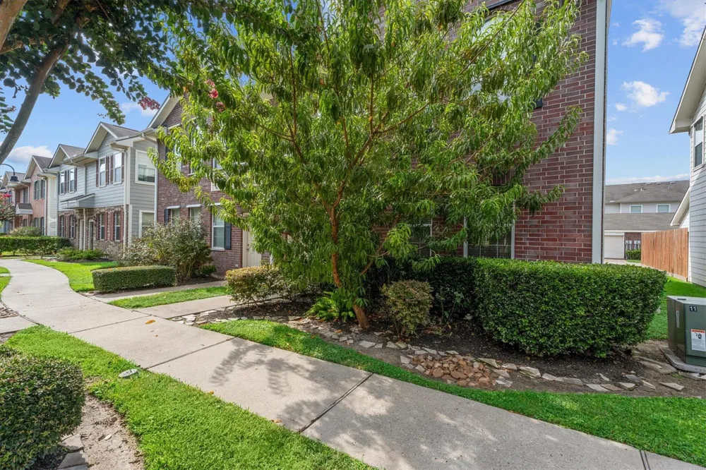 2131 Kemah Village Drive Kemah, TX 77565