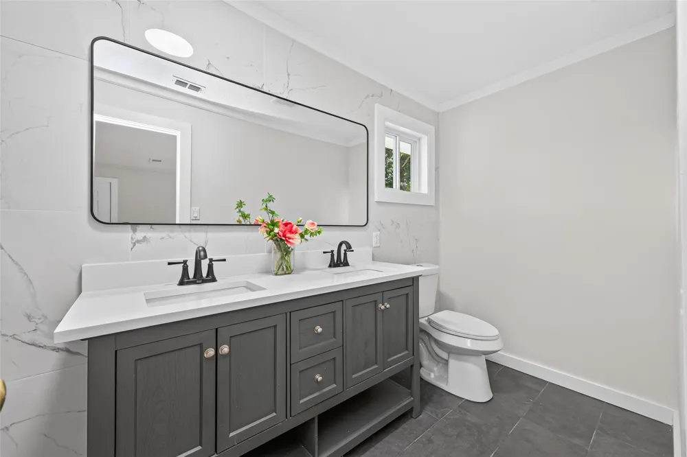 6418 Standing Oaks Street Houston, TX 77050