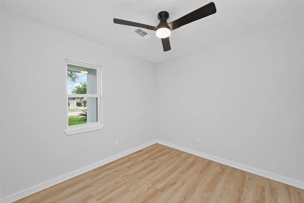 6418 Standing Oaks Street Houston, TX 77050