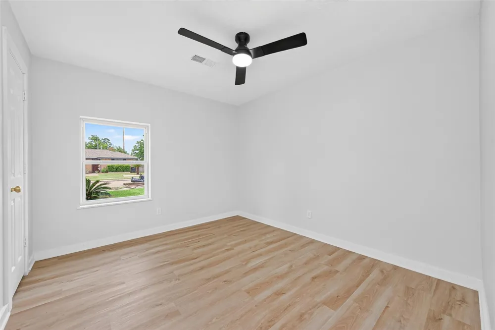 6418 Standing Oaks Street Houston, TX 77050