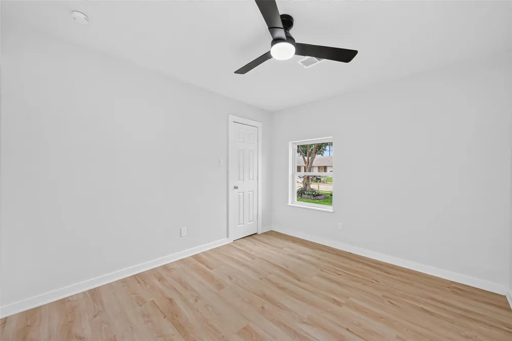 6418 Standing Oaks Street Houston, TX 77050