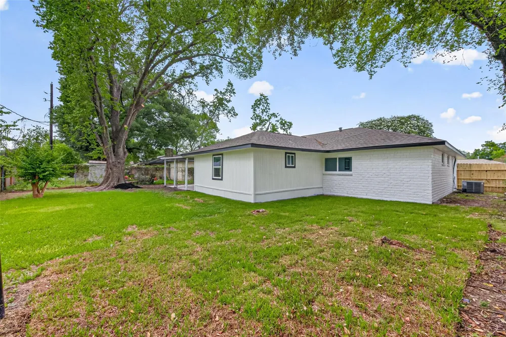 6418 Standing Oaks Street Houston, TX 77050